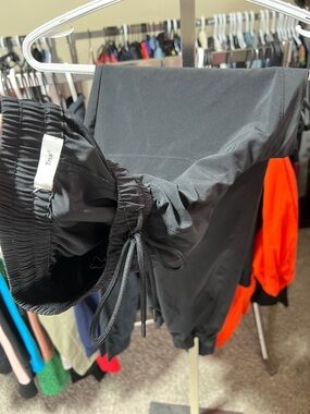 TNA Aritzia jogger black